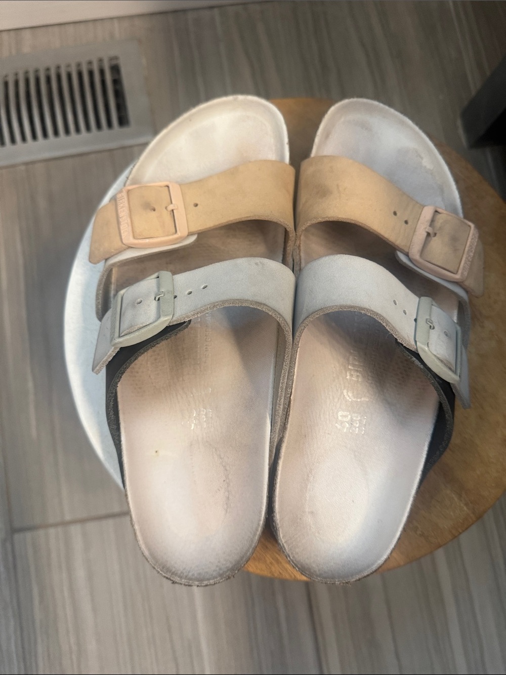 Birkenstock sandals size 40. Leather and suede in navy, sea foam and beige. - Picture 3 of 6